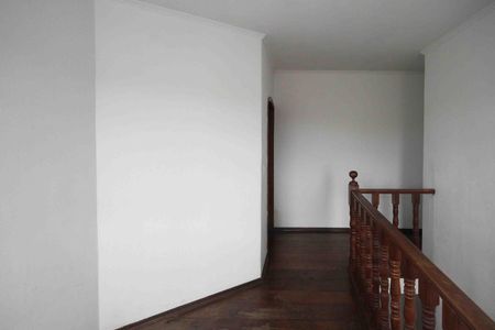 Casa à venda com 250m², 3 quartos e 2 vagas Casa à venda com 250m², 3 quartos e 2 vagasCorredor