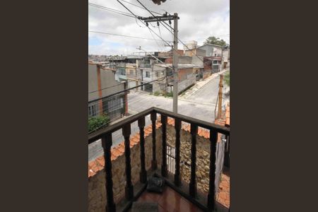 Casa à venda com 250m², 3 quartos e 2 vagas Casa à venda com 250m², 3 quartos e 2 vagasVaranda