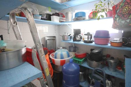 Casa à venda com 250m², 3 quartos e 2 vagas Casa à venda com 250m², 3 quartos e 2 vagasDispensa