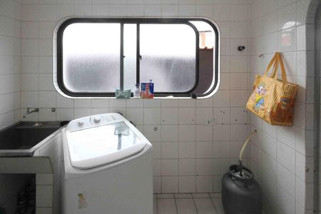 Casa à venda com 250m², 3 quartos e 2 vagas Casa à venda com 250m², 3 quartos e 2 vagasÁrea de Serviço