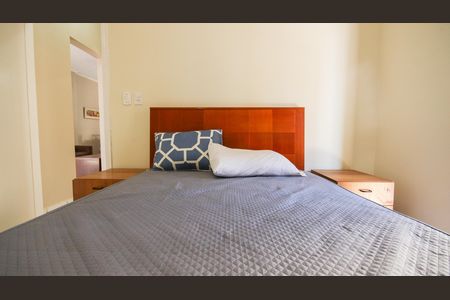 Suíte 1 de apartamento para alugar com 2 quartos, 66m² em Vila Tupi, Praia Grande