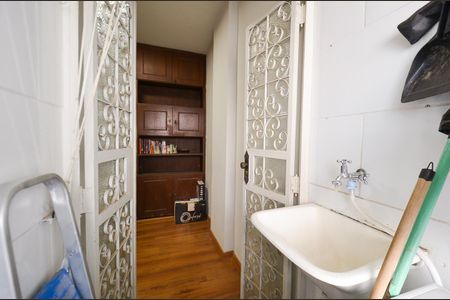 Apartamento à venda com 75m², 3 quartos e sem vagaÁrea de Serviço