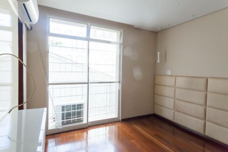 Apartamento à venda com 142m², 4 quartos e 1 vaga Apartamento à venda com 142m², 4 quartos e 1 vagasuite