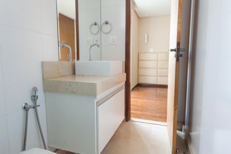 Apartamento à venda com 142m², 4 quartos e 1 vaga Apartamento à venda com 142m², 4 quartos e 1 vagabanheiro suite