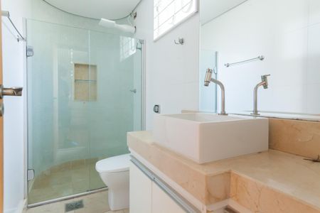 Apartamento à venda com 142m², 4 quartos e 1 vaga Apartamento à venda com 142m², 4 quartos e 1 vagabanheiro suite