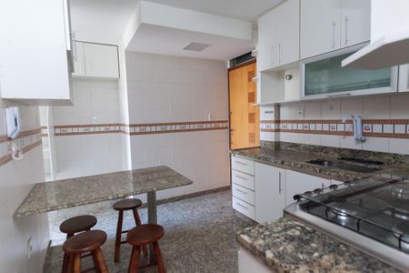 Apartamento à venda com 142m², 4 quartos e 1 vaga Apartamento à venda com 142m², 4 quartos e 1 vagaCozinha