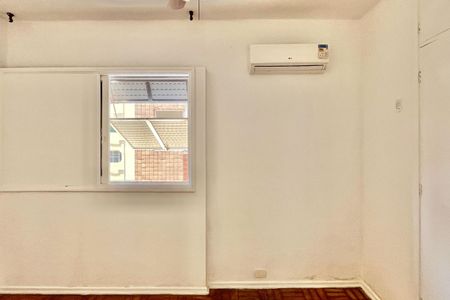 Quarto 2 de apartamento para alugar com 2 quartos, 66m² em Gonzaga, Santos