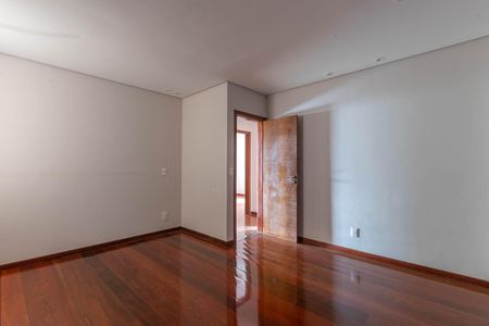 Apartamento à venda com 162m², 4 quartos e 2 vagasQuarto 1