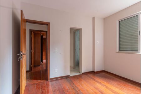 Apartamento à venda com 162m², 4 quartos e 2 vagasQuarto 2