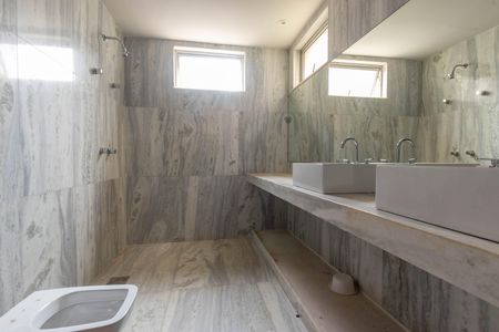 Apartamento à venda com 162m², 4 quartos e 2 vagasBanheiro