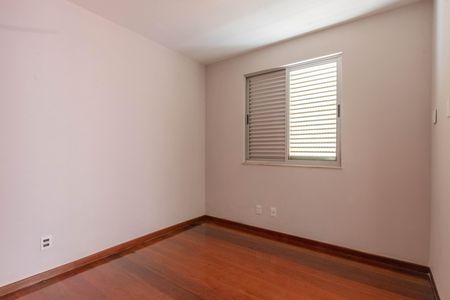 Apartamento à venda com 162m², 4 quartos e 2 vagasQuarto 3