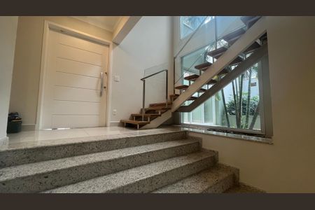 Casa de condomínio à venda com 300m², 5 quartos e 5 vagas