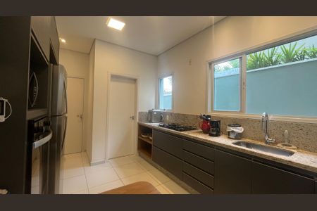 Casa de condomínio à venda com 300m², 5 quartos e 5 vagas