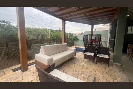 Casa de condomínio à venda com 300m², 5 quartos e 5 vagas