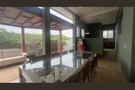 Casa de condomínio à venda com 300m², 5 quartos e 5 vagas