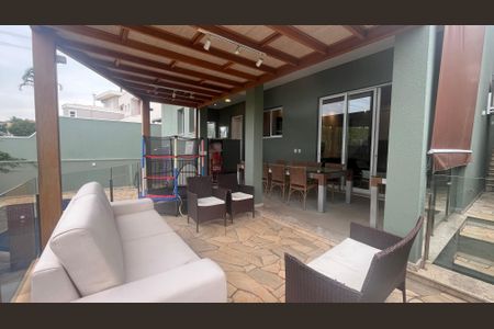 Casa de condomínio à venda com 300m², 5 quartos e 5 vagas