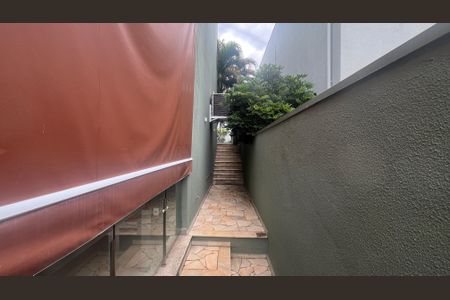 Casa de condomínio à venda com 300m², 5 quartos e 5 vagas