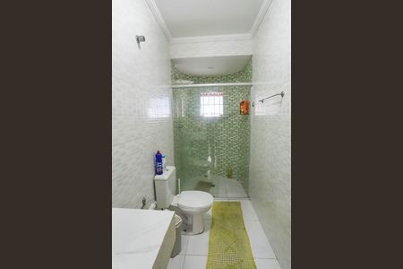 Casa à venda com 261m², 5 quartos e 2 vagasBanheiro da suíte