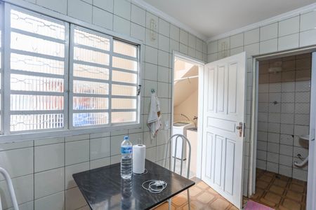 Casa à venda com 261m², 5 quartos e 2 vagasCasa 2 - cozinha 