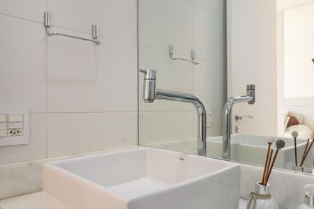 Apartamento à venda com 90m², 2 quartos e 2 vagasBanheiro da Suíte