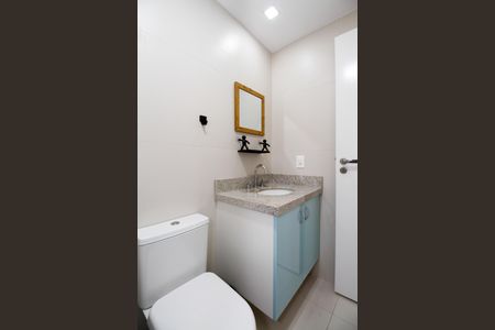 Apartamento à venda com 66m², 2 quartos e 1 vagaBanheiro Social