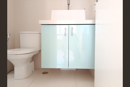 Apartamento à venda com 66m², 2 quartos e 1 vagaBanheiro da Suíte