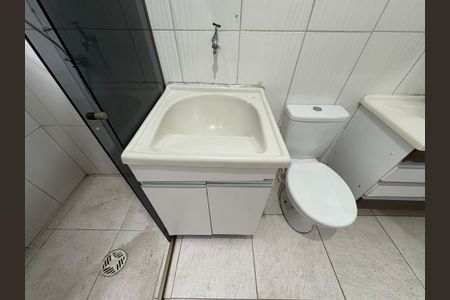 Casa para alugar com 150m², 3 quartos e 1 vaga Casa para alugar com 150m², 3 quartos e 1 vagaBanheiro Social