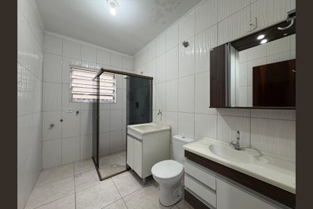 Casa para alugar com 150m², 3 quartos e 1 vaga Casa para alugar com 150m², 3 quartos e 1 vagaBanheiro Social