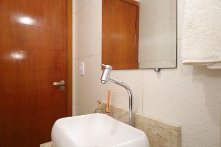 Casa à venda com 70m², 2 quartos e 1 vagaBanheiro 2 - Lavabo