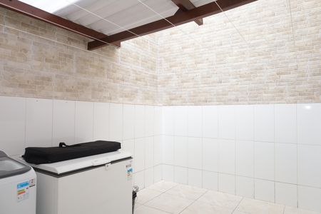 Casa à venda com 70m², 2 quartos e 1 vagaÁrea de Serviço