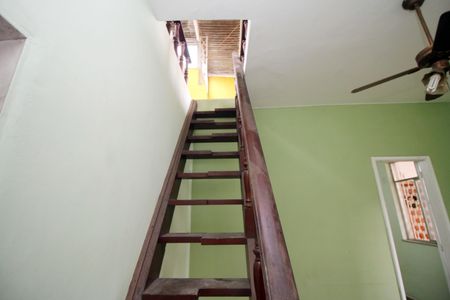 Apartamento à venda com 65m², 3 quartos e sem vagaSala - escada terraço