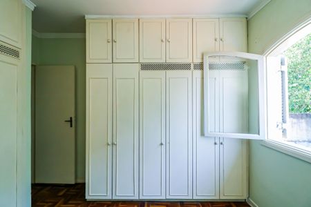 Casa à venda com 184m², 3 quartos e 2 vagas Casa à venda com 184m², 3 quartos e 2 vagasQuarto 01