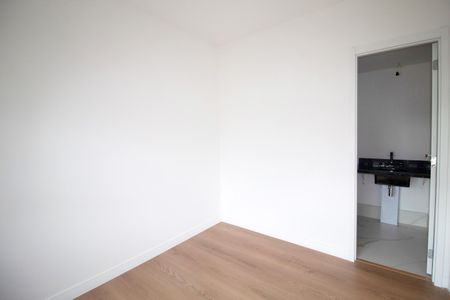 Apartamento para alugar com 86m², 2 quartos e 1 vagaSuíte