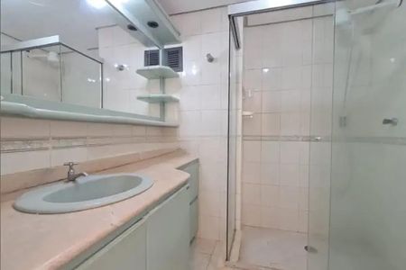 Banheiro de apartamento para alugar com 2 quartos, 95m² em Centro Histórico, Porto Alegre