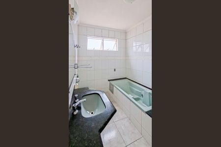 Apartamento à venda com 174m², 4 quartos e 4 vagas Apartamento à venda com 174m², 4 quartos e 4 vagasBanheiro da Suíte 2