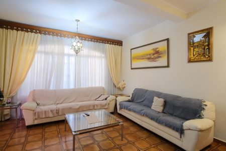 Casa à venda com 235m², 3 quartos e 4 vagasSala