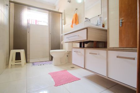 Casa à venda com 235m², 3 quartos e 4 vagasBanheiro 2