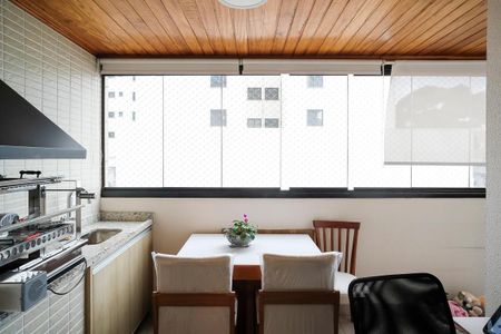 Apartamento à venda com 140m², 4 quartos e 2 vagasVaranda gourmet