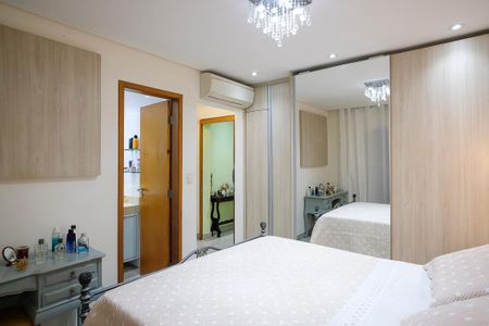 Apartamento à venda com 140m², 4 quartos e 2 vagasSuíte 1