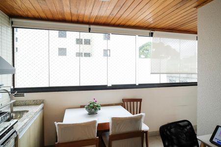 Apartamento à venda com 140m², 4 quartos e 2 vagasVaranda gourmet