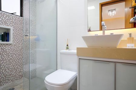 Apartamento à venda com 140m², 4 quartos e 2 vagasBanheiro da suíte 1