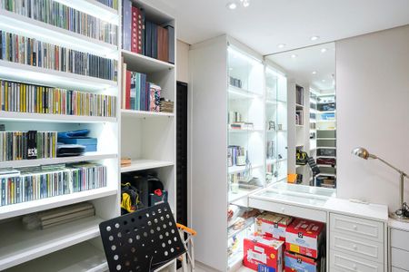 Apartamento à venda com 140m², 4 quartos e 2 vagasQuarto 2