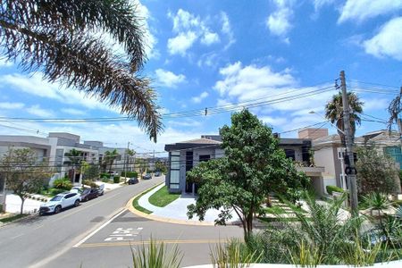 Casa à venda com 313m², 4 quartos e 6 vagas Casa à venda com 313m², 4 quartos e 6 vagasVista da Varanda do Hall