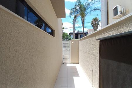 Casa à venda com 313m², 4 quartos e 6 vagas Casa à venda com 313m², 4 quartos e 6 vagasCorredor