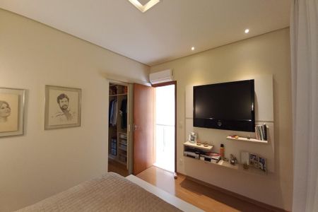 Casa à venda com 313m², 4 quartos e 6 vagas Casa à venda com 313m², 4 quartos e 6 vagasSuíte 1