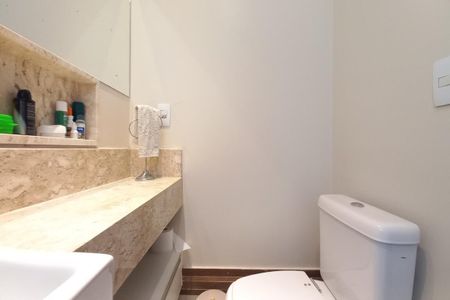 Casa à venda com 313m², 4 quartos e 6 vagas Casa à venda com 313m², 4 quartos e 6 vagasBanheiro da Suíte 2