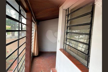 Casa à venda com 130m², 2 quartos e 6 vagas