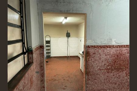 Casa à venda com 130m², 2 quartos e 6 vagas