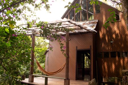 Casa de condomínio à venda com 110m², 3 quartos e sem vagaÁrea comum