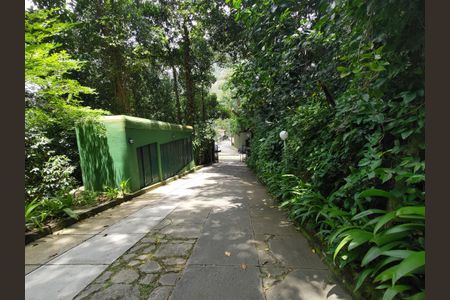 Casa de condomínio à venda com 110m², 3 quartos e sem vagaÁrea comum